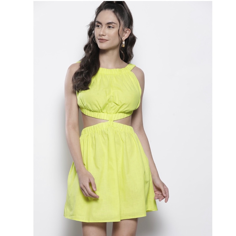 Backless beach dress.. can be worn as is or as a coverup - Picture 2 of 5
